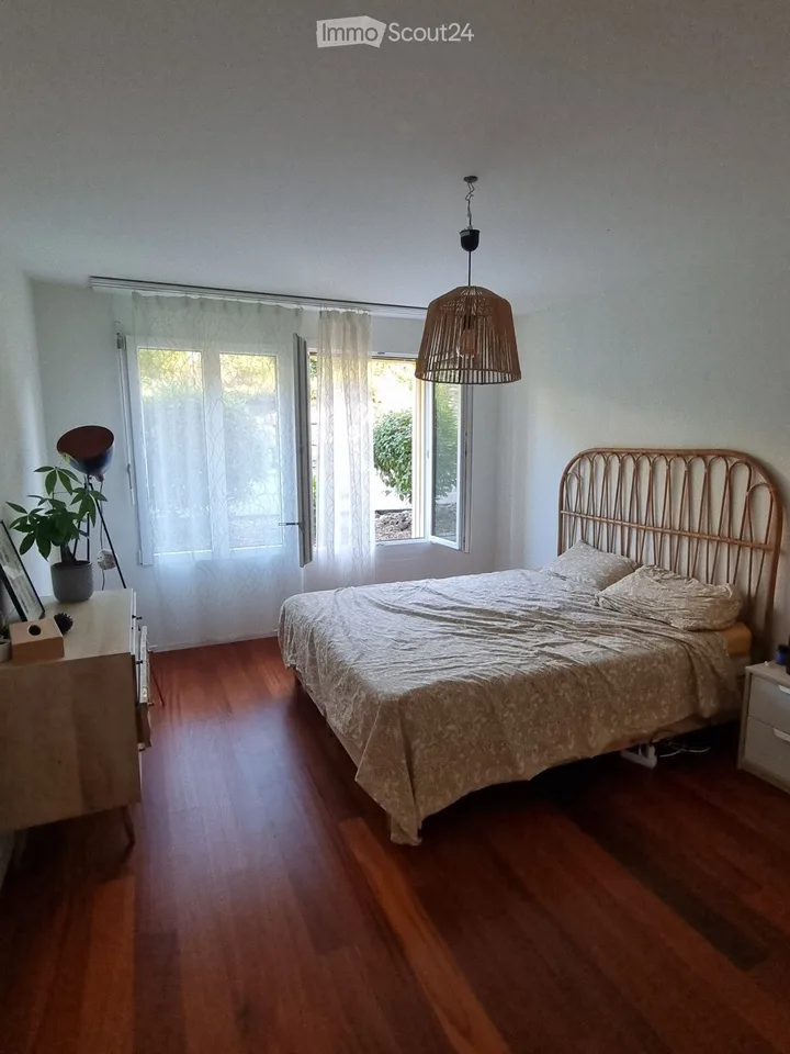 Schönes 4,5-Zimmer-Apartment mit Terrasse und Garten – Foto 7 von 11