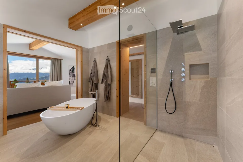 Chalet in Lantsch/Lenz mit Zweitwohnsitz-Status – Foto 4 von 9