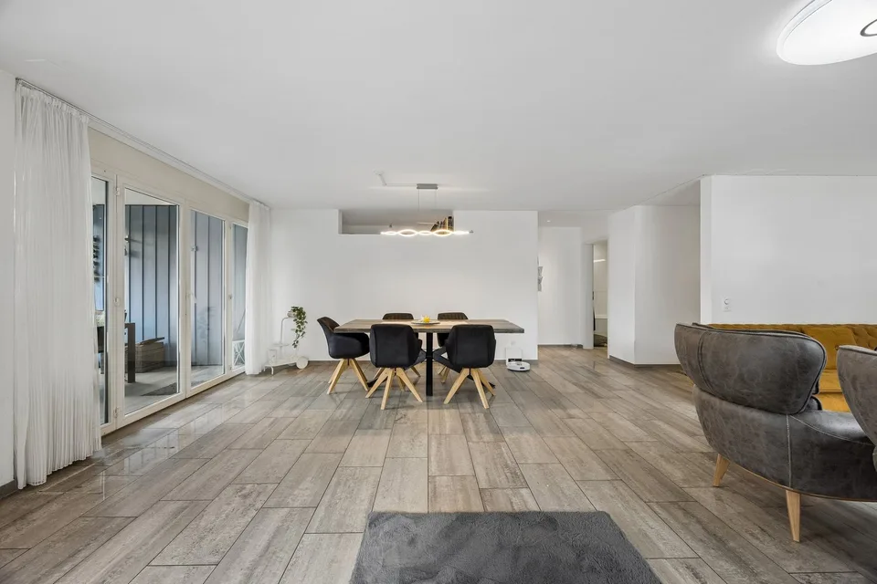 La tua nuova casa nel verde: 158 m² di piacere di vivere su un piano - elegante e moderno – foto 3 di 13