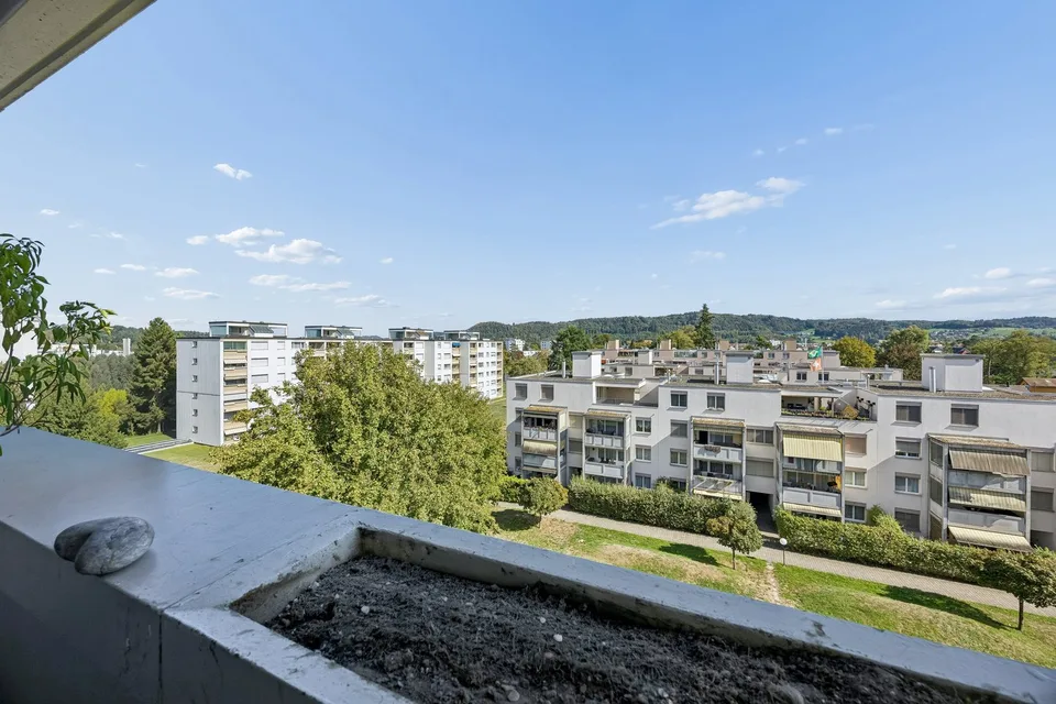 Appartement attrayant de 4,5 pièces au dernier étage avec ascenseur et nouvelle cuisine – photo 7 sur 13