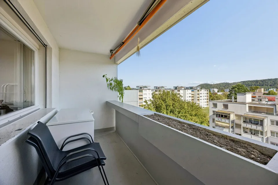 Appartement attrayant de 4,5 pièces au dernier étage avec ascenseur et nouvelle cuisine – photo 6 sur 13