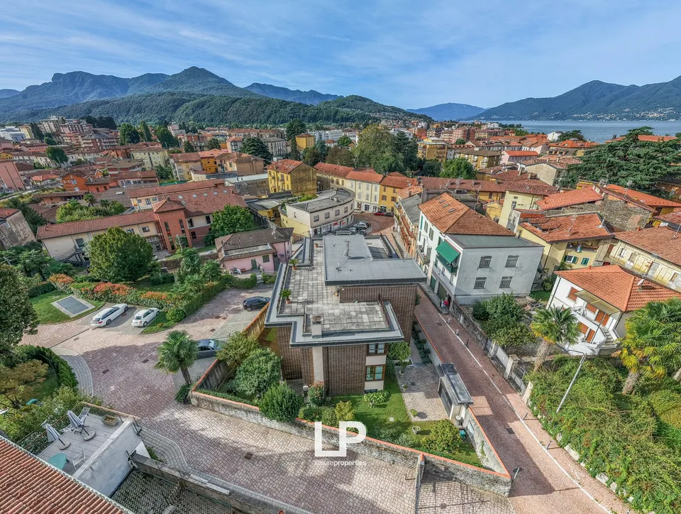 Villa bifamiliare nel cuore di Luino – foto 3 di 13