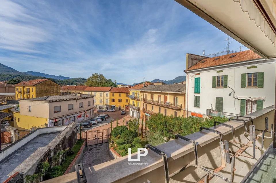 Villa bifamiliare nel cuore di Luino – foto 5 di 13