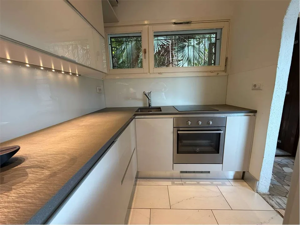 Curato appartamento trilocale con terrazza e splendida vista lago, vic – foto 8 di 13