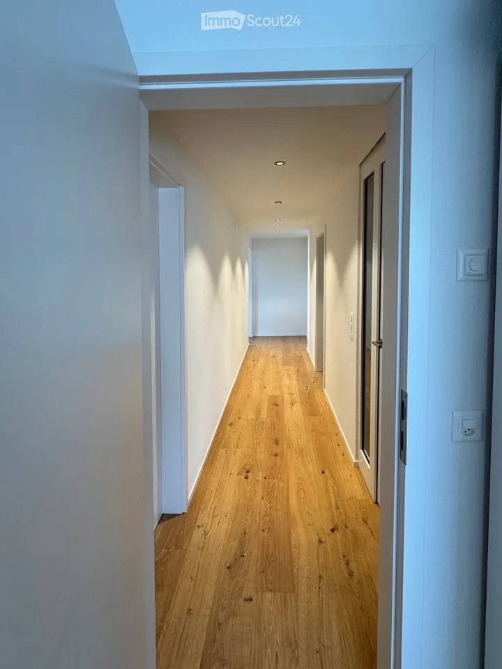 Propriété unique - parfaite pour deux familles, maison spacieuse pour une ou plusieurs familles – photo 2 sur 22