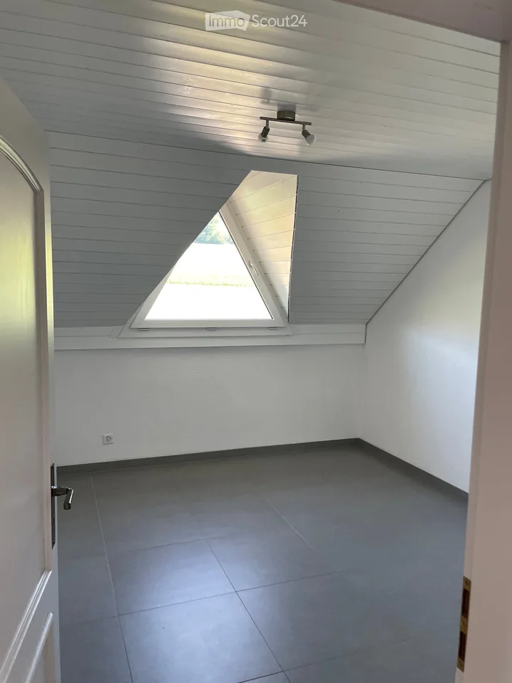 Incantevole casa unifamiliare 6.5 locali con garage ad Arch – foto 13 di 24