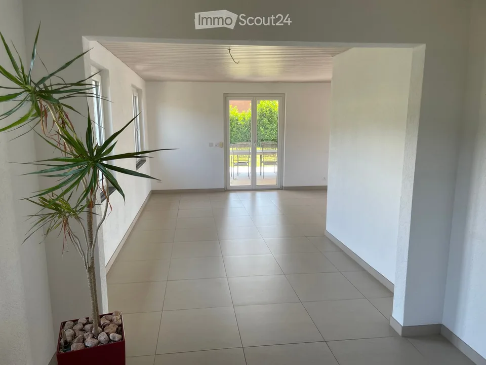 Incantevole casa unifamiliare 6.5 locali con garage ad Arch – foto 6 di 24