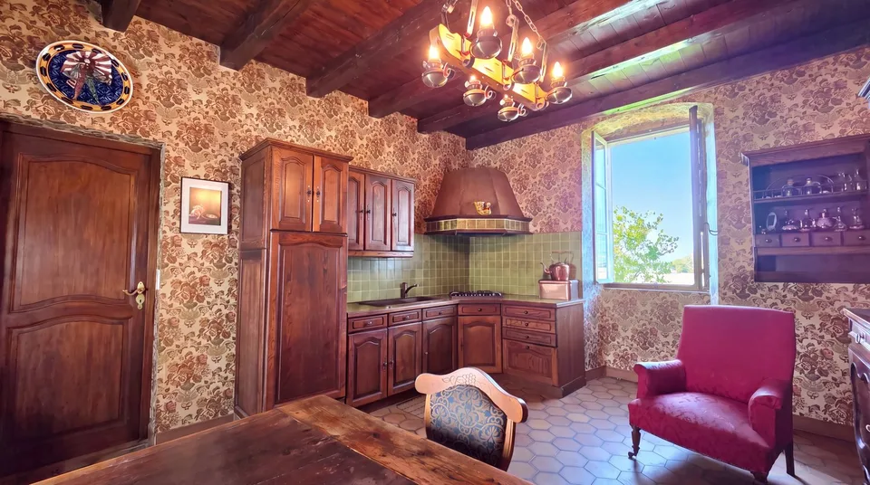 Anglefort: Casa Fortezza T9 da Ristrutturare – foto 2 di 13