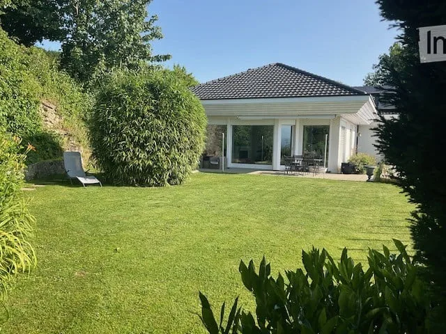 5-Zimmer Doppeleinfamilienhaus mit Garage für 4 Autos – Foto 2 von 16