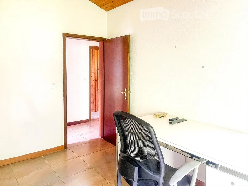 Incantevole casa unifamiliare 4.5 locali ad Arisdorf con riserva di terreno – foto 14 di 29