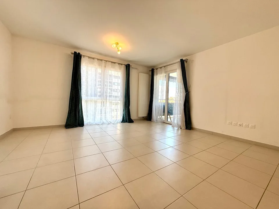 Schönes F3 in der Innenstadt von Thonon-les-Bains – Foto 3 von 10