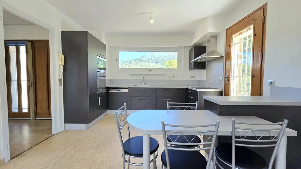 Villa modernista di tipo 7 a Mouxy – foto 9 di 13