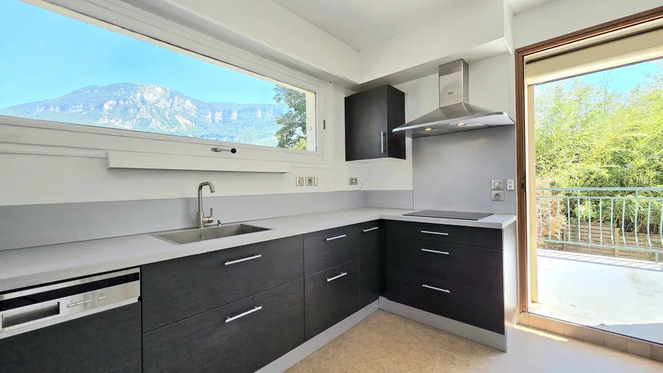 Villa modernista di tipo 7 a Mouxy – foto 7 di 13