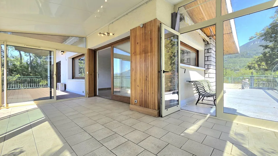 Villa modernista di tipo 7 a Mouxy – foto 3 di 13