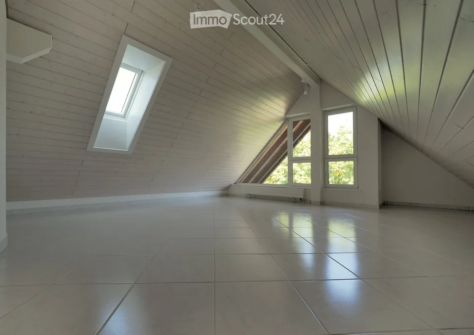 Appartamento spazioso di 6,5 locali con vista panoramica ad Aarwangen – foto 4 di 4