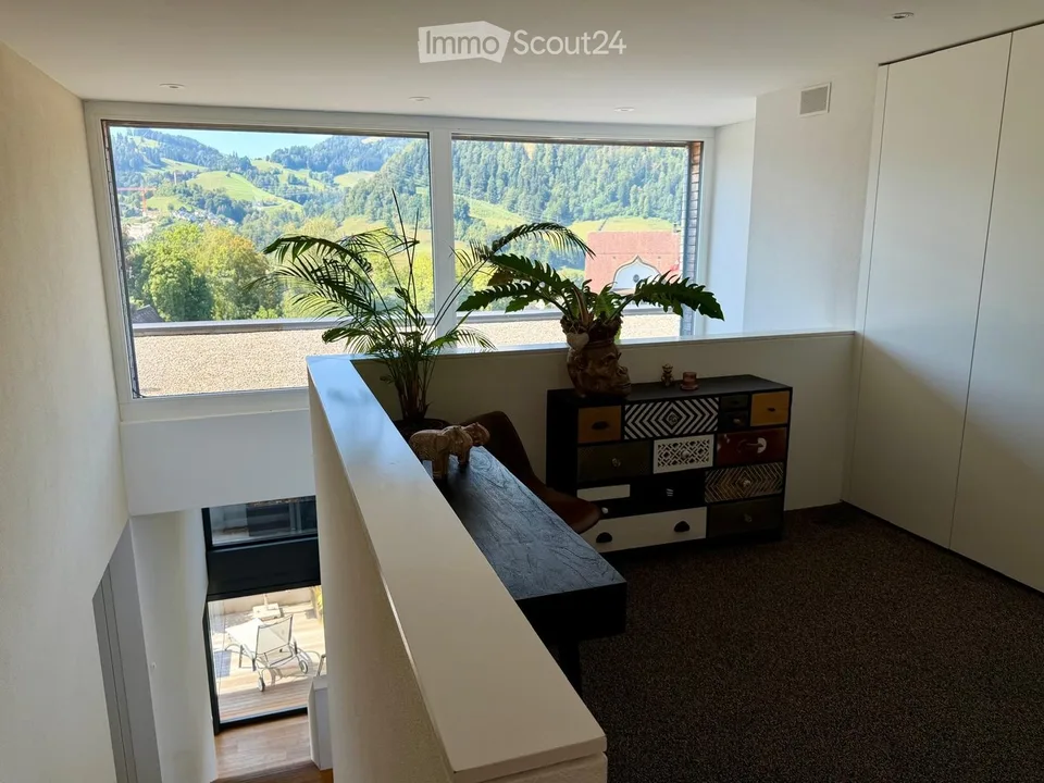 Architectural Jewel with Panoramic View – photo 6 of 14