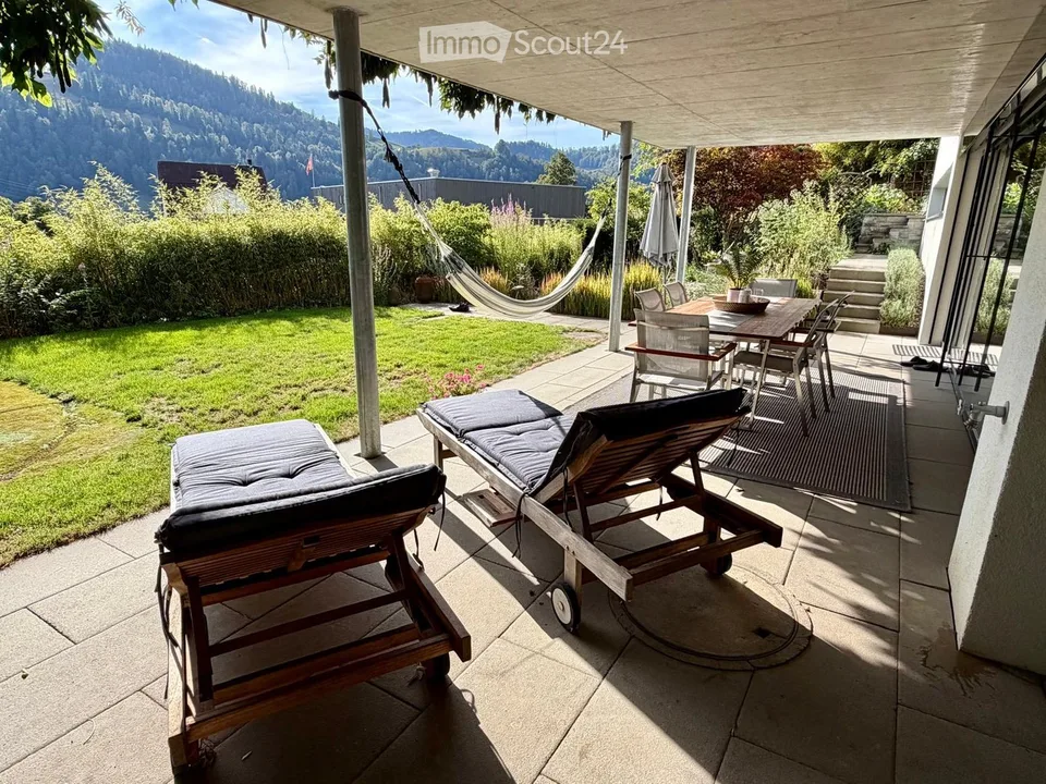 Architectural Jewel with Panoramic View – photo 4 of 14