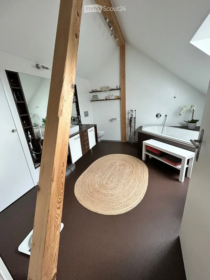 Charmant appartement maisonnette 4.5 pièces dans un environnement verdoyant avec garage et atelier – photo 4 sur 8