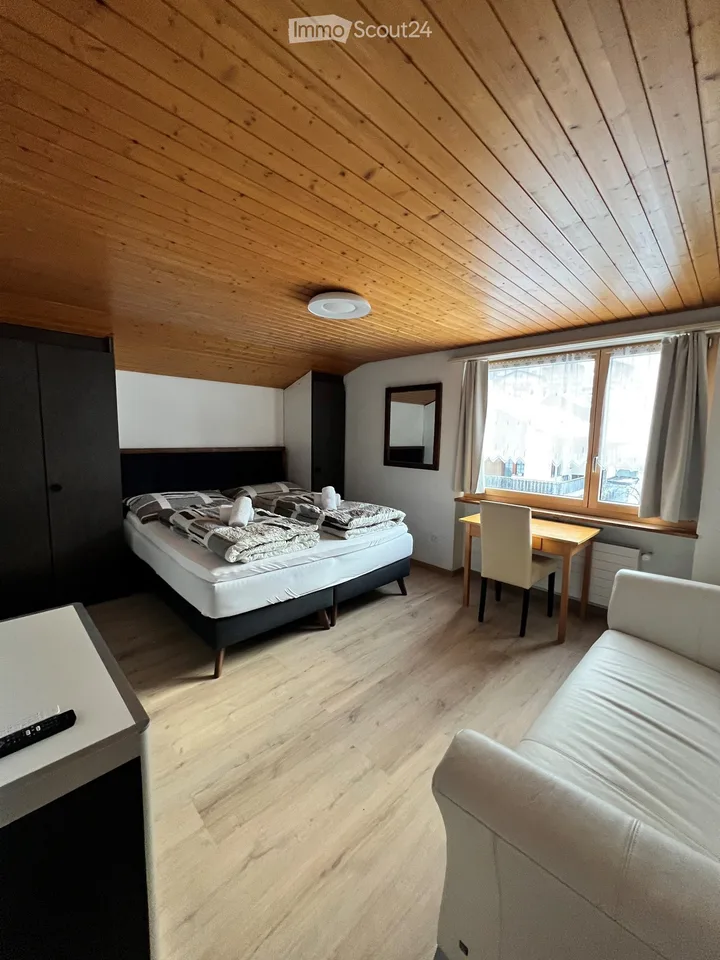Gemütliche Zimmer mit Balkon und oder Fenster und herrlicher Aussicht in Unterbäch – Foto 10 von 13