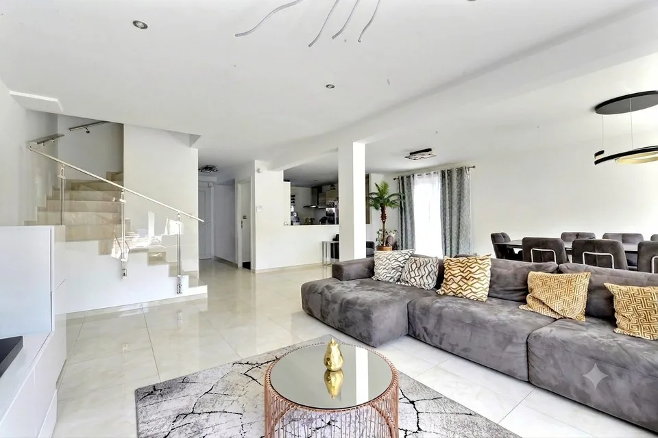 Außergewöhnliches Contemporary Home – 165 m² – Saint-Louis Neuweg, in der Nähe von Basel – Foto 2 von 26