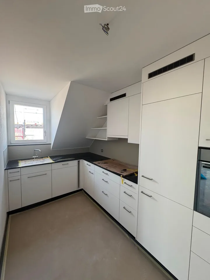 Appartamento di 5,5 locali magnificamente ristrutturato a Mettmenstetten! – foto 4 di 10