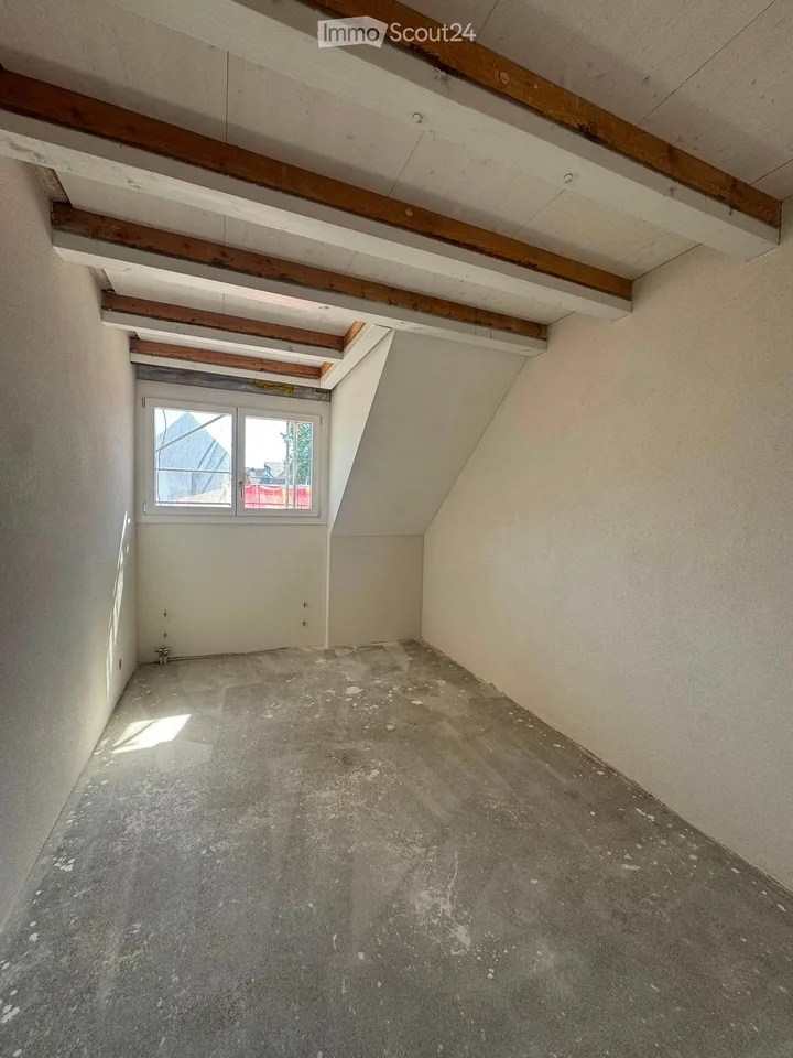 Appartamento di 5,5 locali magnificamente ristrutturato a Mettmenstetten! – foto 6 di 10