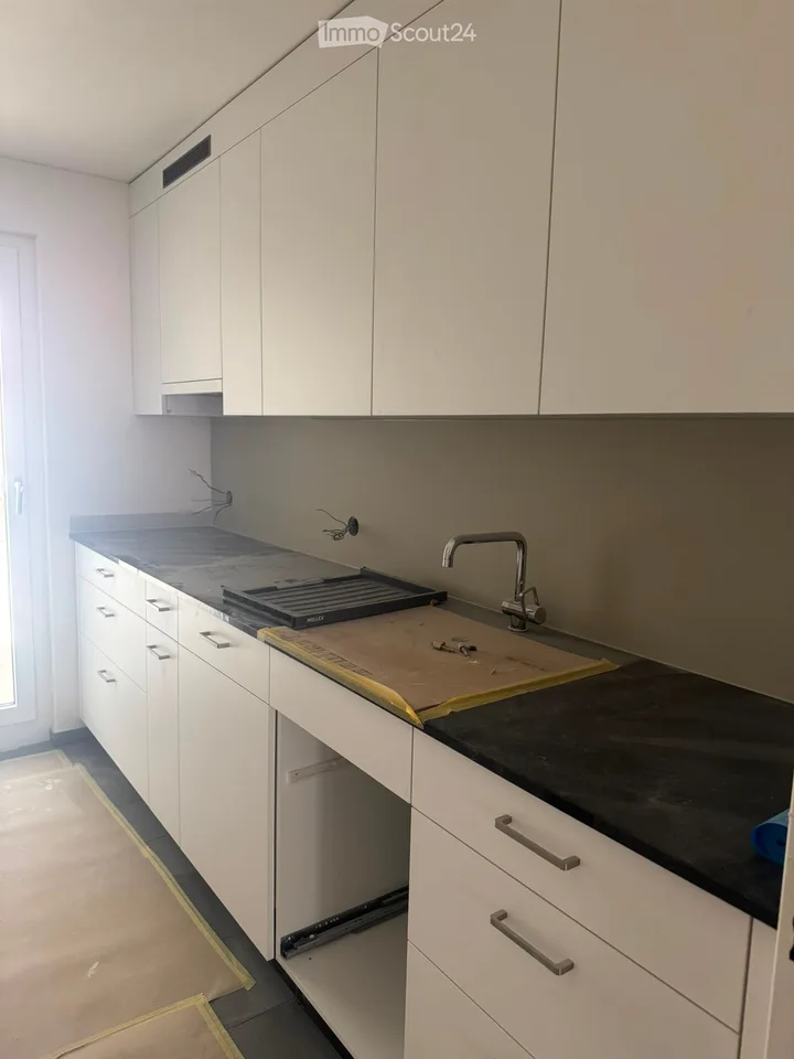 Appartamento di 5,5 locali magnificamente ristrutturato a Mettmenstetten! – foto 5 di 10