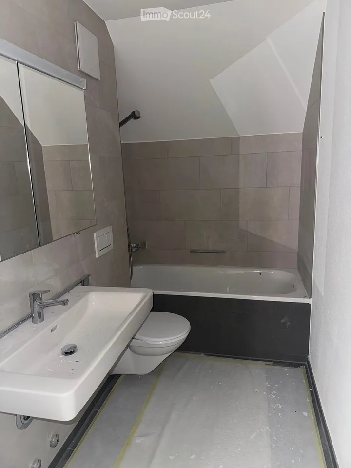 Appartamento di 5,5 locali magnificamente ristrutturato a Mettmenstetten! – foto 8 di 10