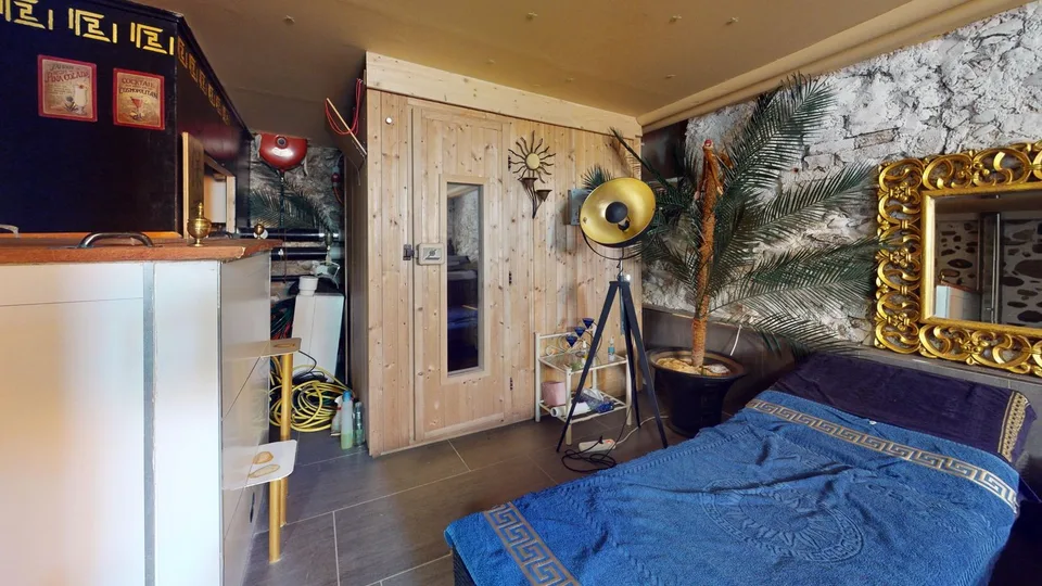 Ampia casa a due famiglie con area benessere, carport, box auto e parcheggio esterno – foto 16 di 18