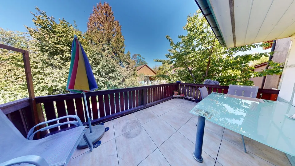 Ampia casa a due famiglie con area benessere, carport, box auto e parcheggio esterno – foto 6 di 18