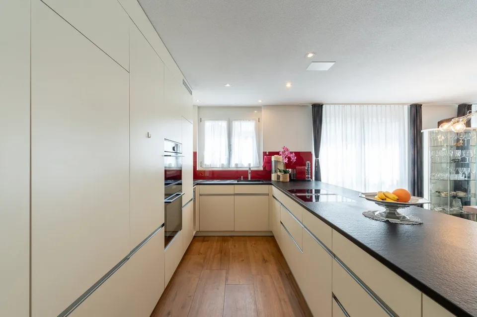 Attractive garden apartment with plenty of privacy in Solothurn – photo 2 of 5