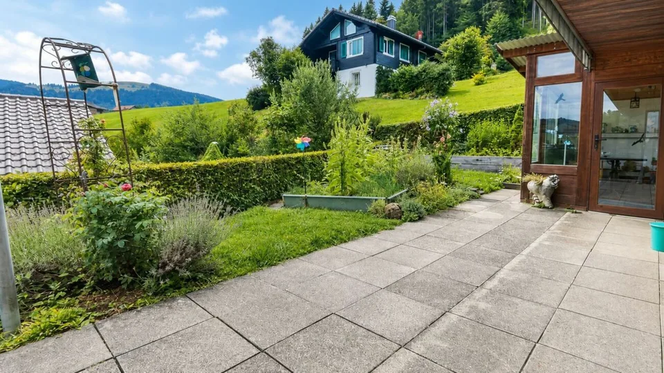 Dreamy holiday home with fantastic lake view – photo 10 of 27