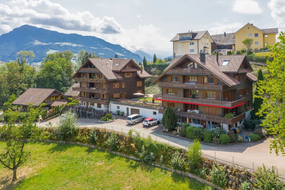 Bijou de 5,5 pièces avec grande cuisine dans un endroit idyllique avec vue sur le lac – photo 4 sur 25