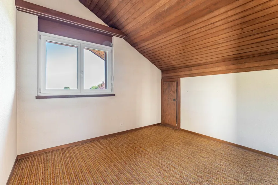 Un endroit ensoleillé avec vue sur les montagnes : Maison unifamiliale avec appartement pour personnes âgées – photo 11 sur 21