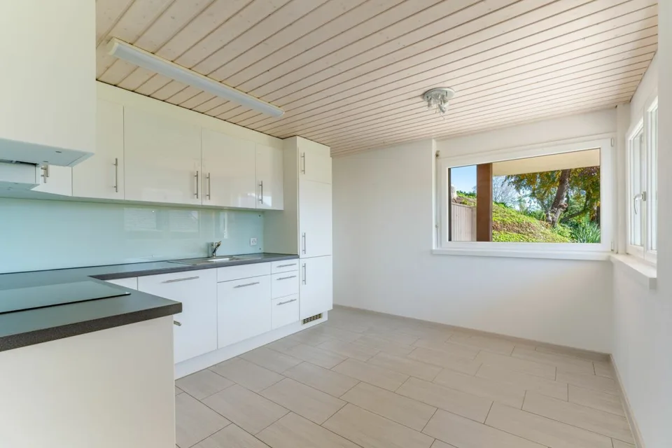 Un endroit ensoleillé avec vue sur les montagnes : Maison unifamiliale avec appartement pour personnes âgées – photo 16 sur 21