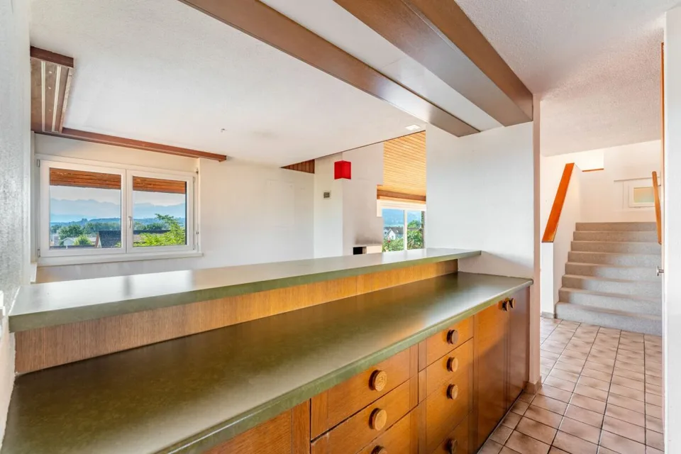 Un endroit ensoleillé avec vue sur les montagnes : Maison unifamiliale avec appartement pour personnes âgées – photo 6 sur 21