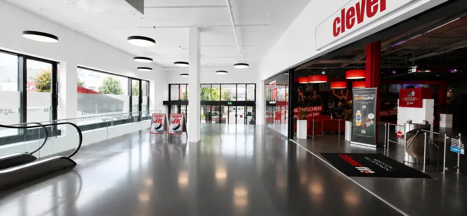 OTTO'S, MEDIA MARKT e CLEVERFIT come vicini - cosa altro ? – foto 2 di 5