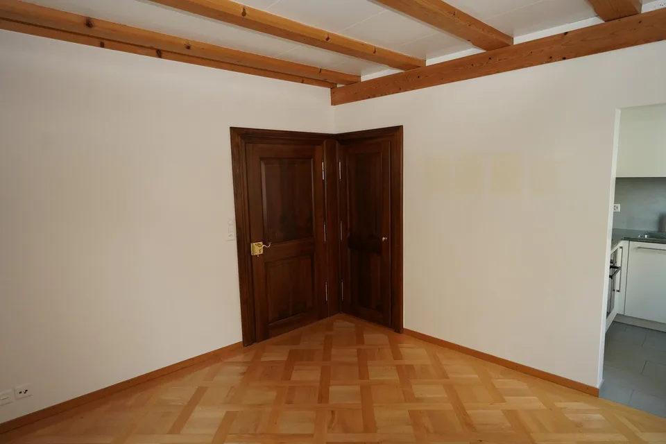 Charmante 3-Zimmer-Wohnung mit Balkon in der Zürcher Altstadt – Foto 8 von 13