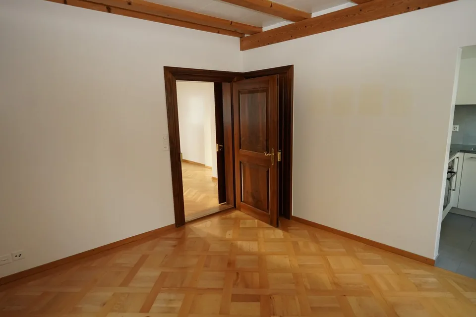 Charmante 3-Zimmer-Wohnung mit Balkon in der Zürcher Altstadt – Foto 7 von 13