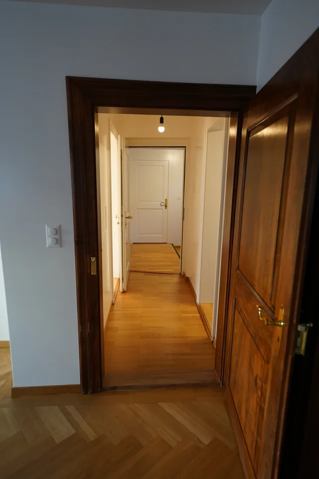 Charmante 3-Zimmer-Wohnung mit Balkon in der Zürcher Altstadt – Foto 6 von 13
