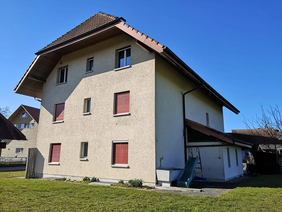 Ampio e luminoso appartamento di 4,5 locali nella campagna di Rapperswil/BE – foto 16 di 16