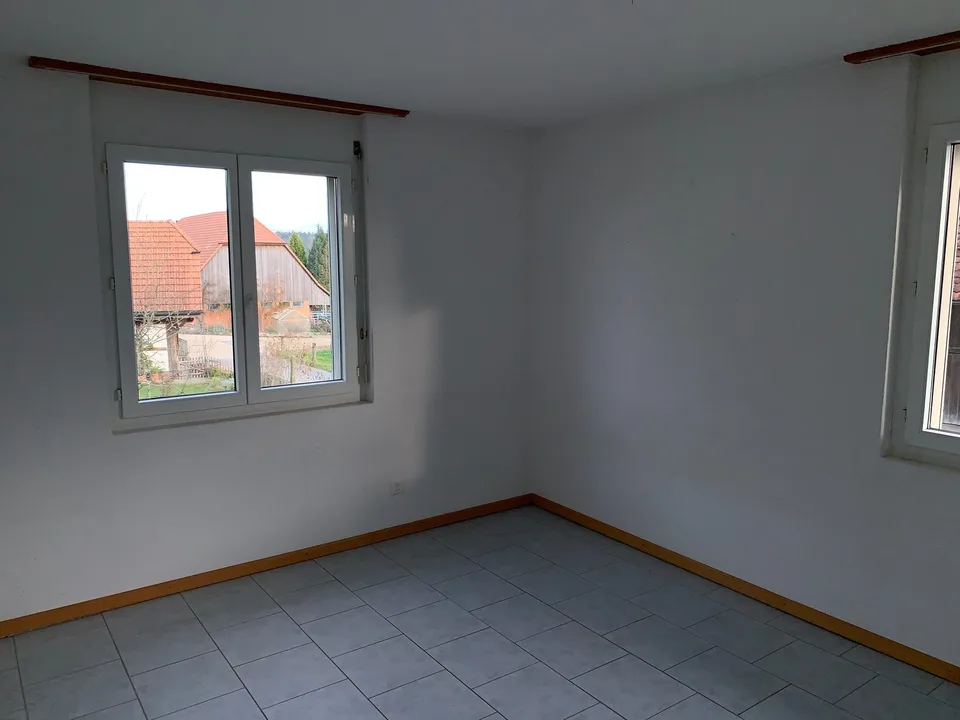 Ampio e luminoso appartamento di 4,5 locali nella campagna di Rapperswil/BE – foto 12 di 16