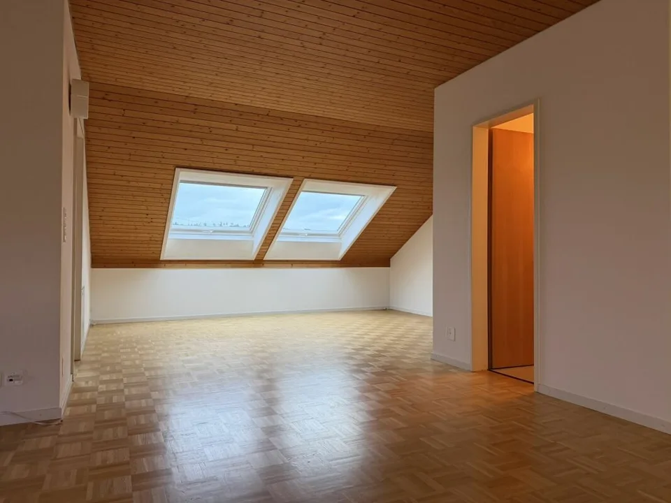 Charmante 3.5-Zi.-Dachwohnung mit Cheminée in Menziken AG – Foto 6 von 13