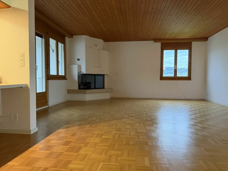 Charmante 3.5-Zi.-Dachwohnung mit Cheminée in Menziken AG – Foto 3 von 13