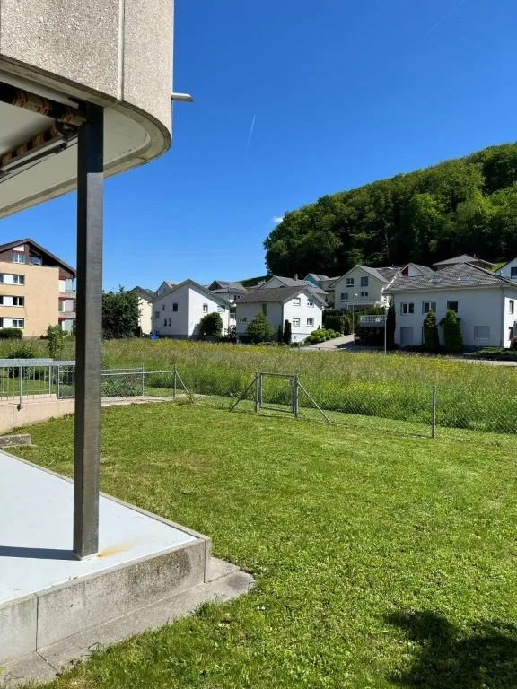 4.5-room apartment with covered south balcony, garden seating area and lift – photo 16 of 24
