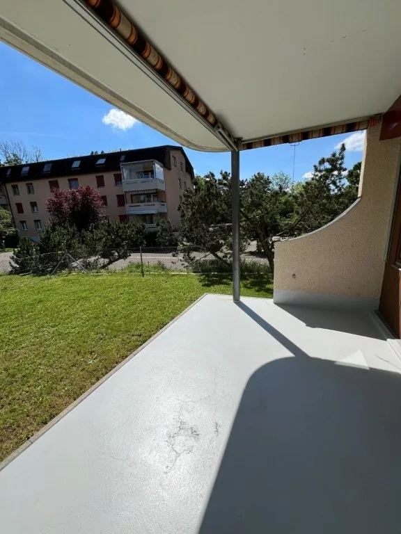 4.5-room apartment with covered south balcony, garden seating area and lift – photo 13 of 24