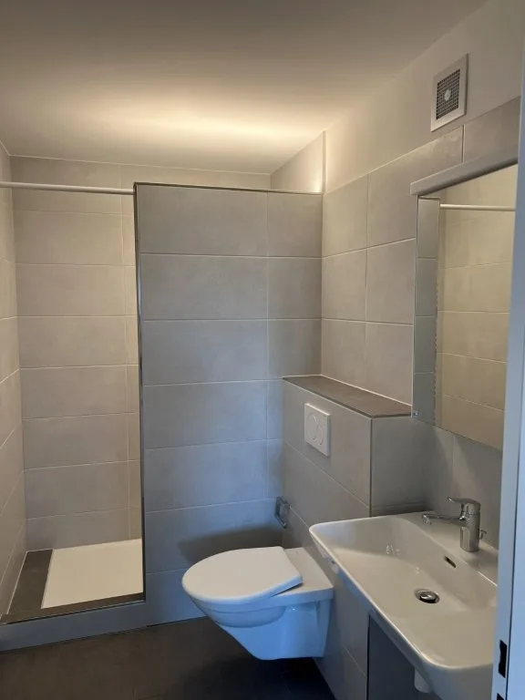 4.5-room apartment with covered south balcony, garden seating area and lift – photo 22 of 24