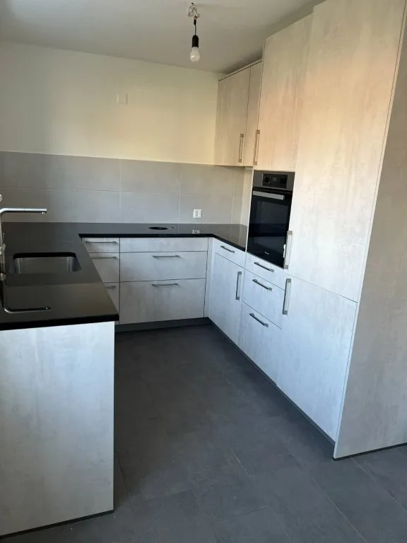 4.5-room apartment with covered south balcony, garden seating area and lift – photo 18 of 24
