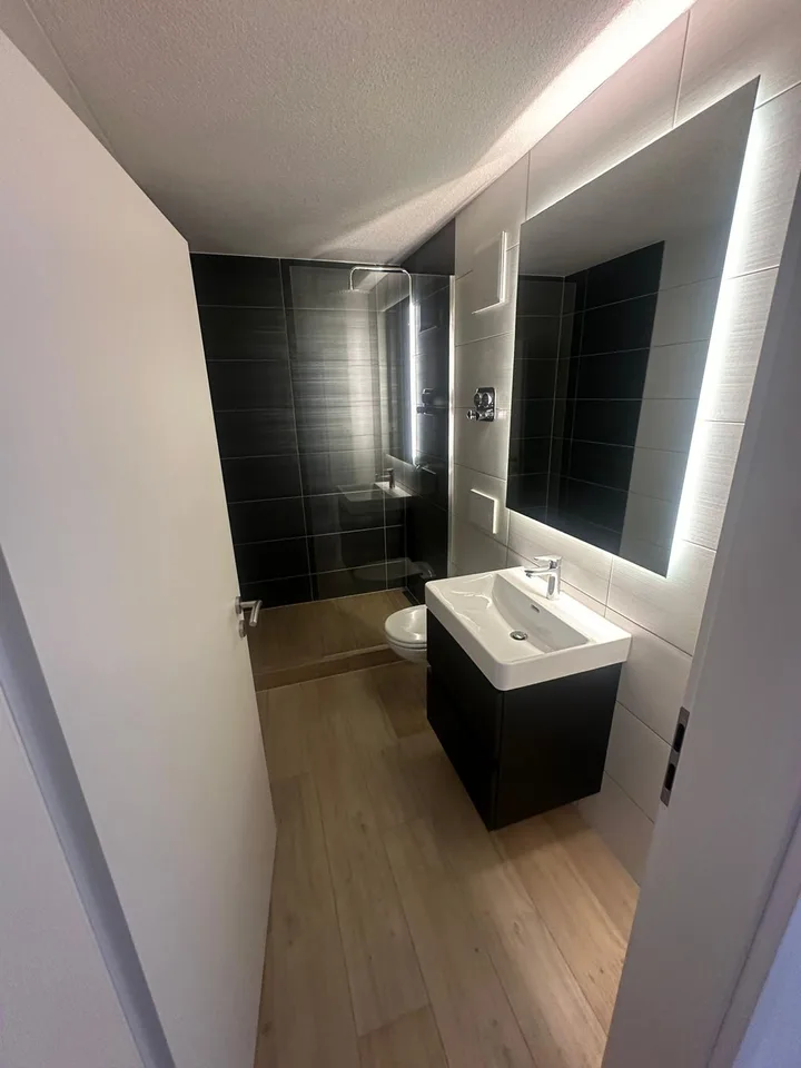 Appartement lumineux 5.5 pièces avec balcon à Geroldswil – photo 3 sur 7