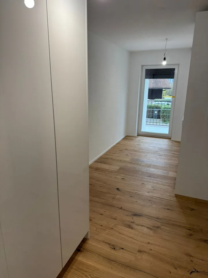 Appartement lumineux 5.5 pièces avec balcon à Geroldswil – photo 2 sur 7